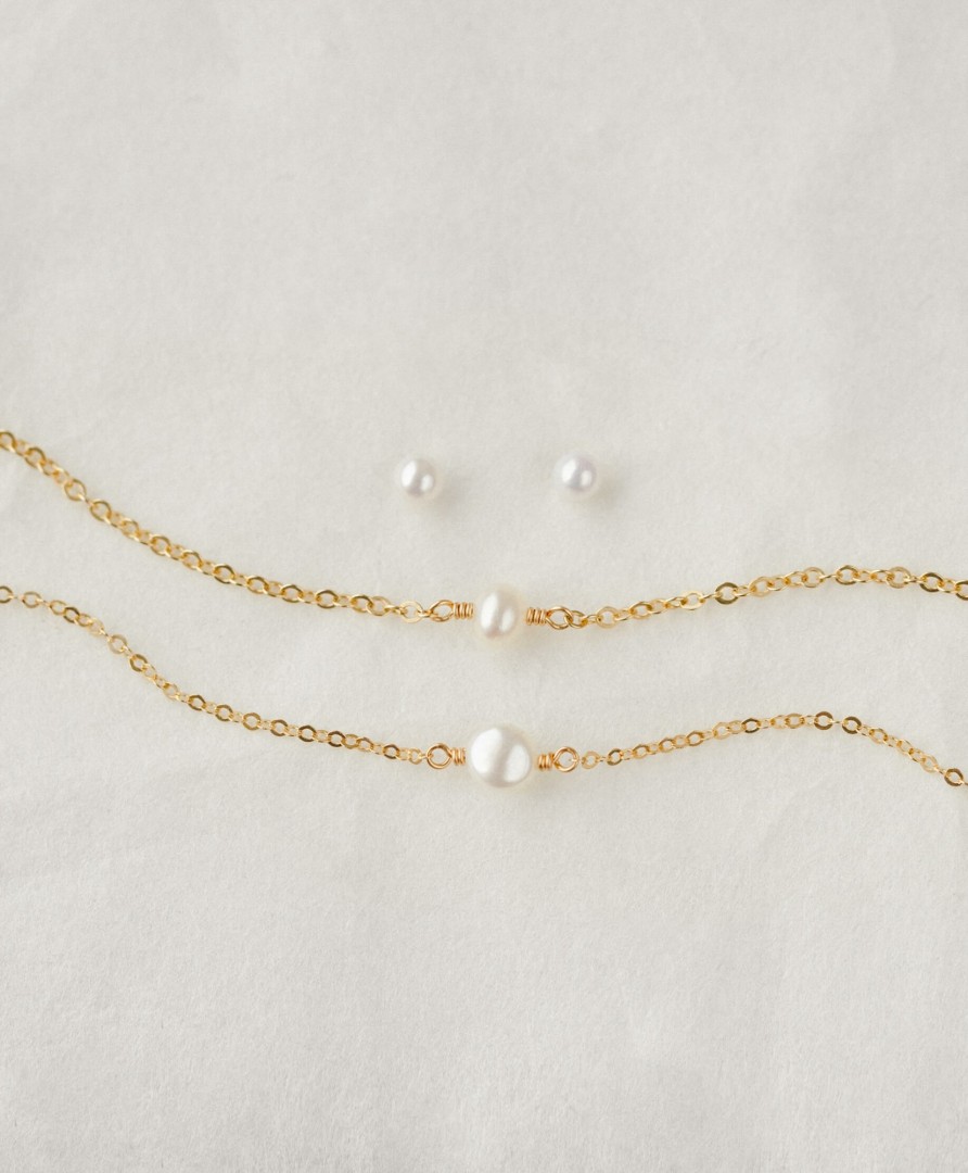 Categories GLDN | Solid Gold Essential Pearl Set