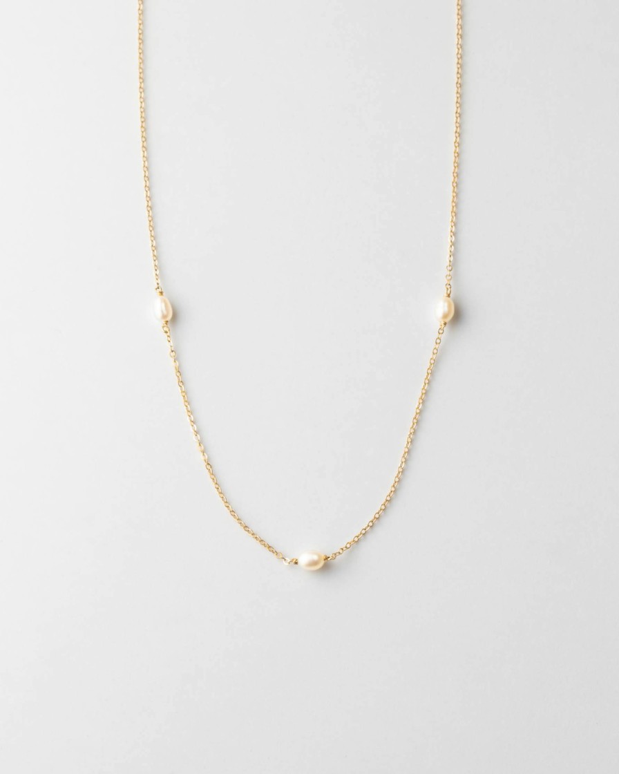 Categories GLDN | Trinity Pearl Necklace